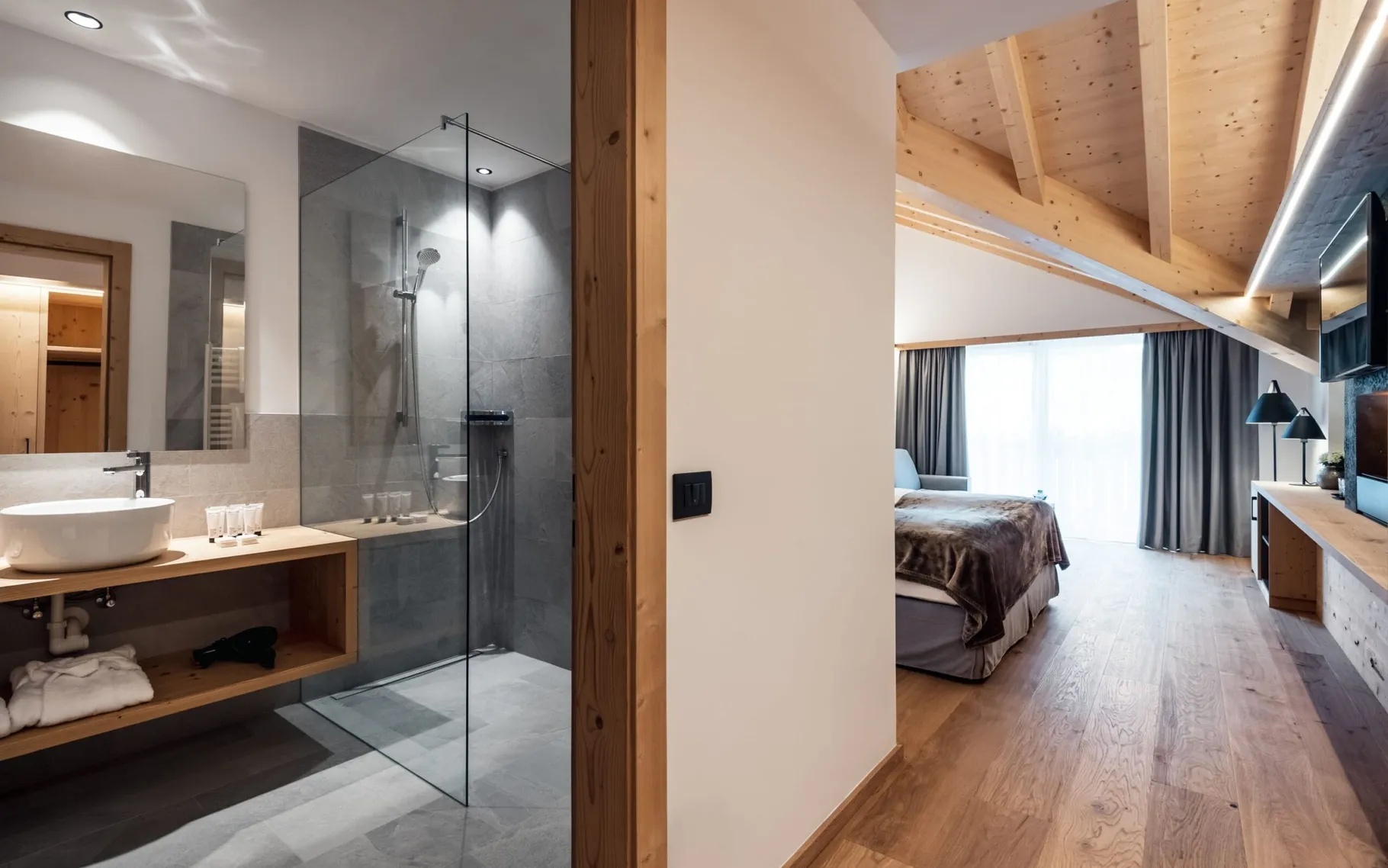 AM Antines CAMERE 15